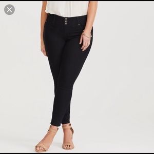Torrid Dark Rinse Jeggings 26R NWOT